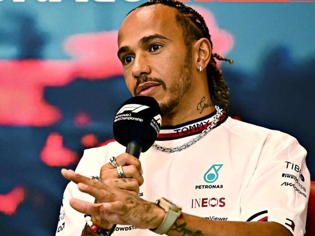 Lewis Hamilton(via People.com)