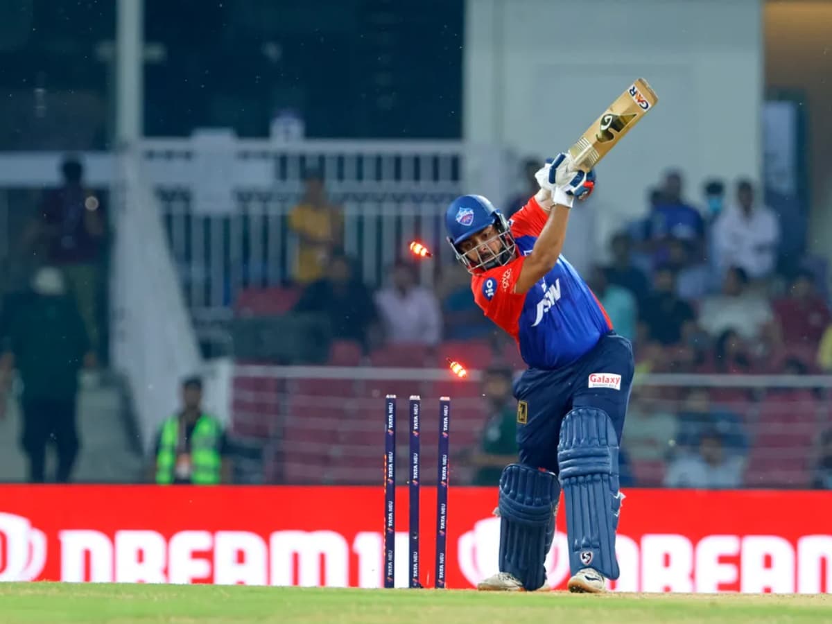 WATCH Prithvi Shaw fails to handle his body weight after playing a