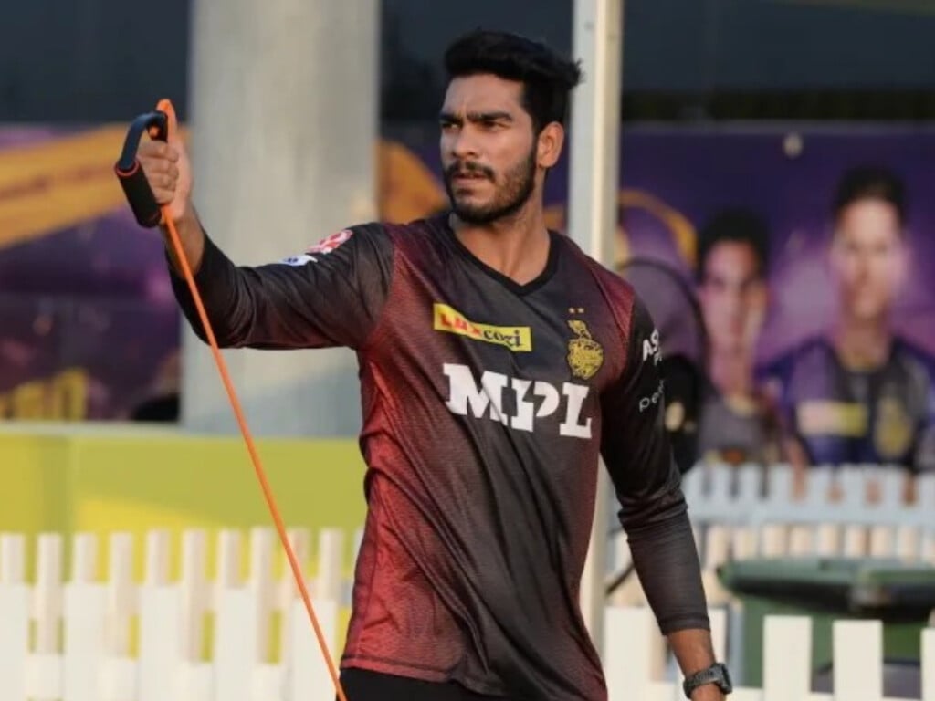 venkatesh iyer bowling