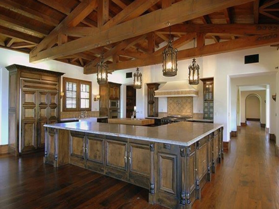 Where does Phil Mickelson live? All houses owned by Phil Mickelson