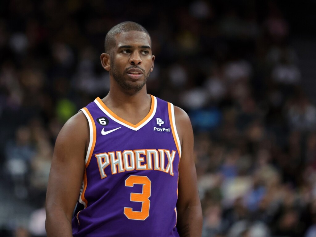 Chris Paul #3 of the Phoenix Suns