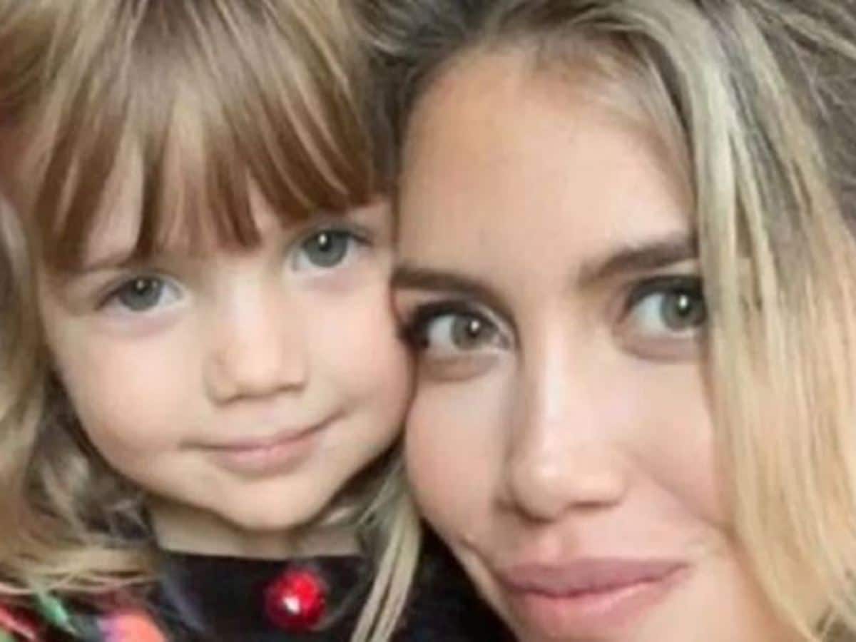 “Cheaper to dress than to give me food,” Wanda Nara posts cute pictures of her daughter while shopping