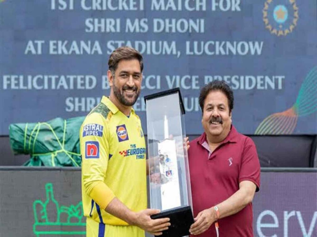 MS Dhoni felicitated in Lucknow ahead of LSG vs CSK clash