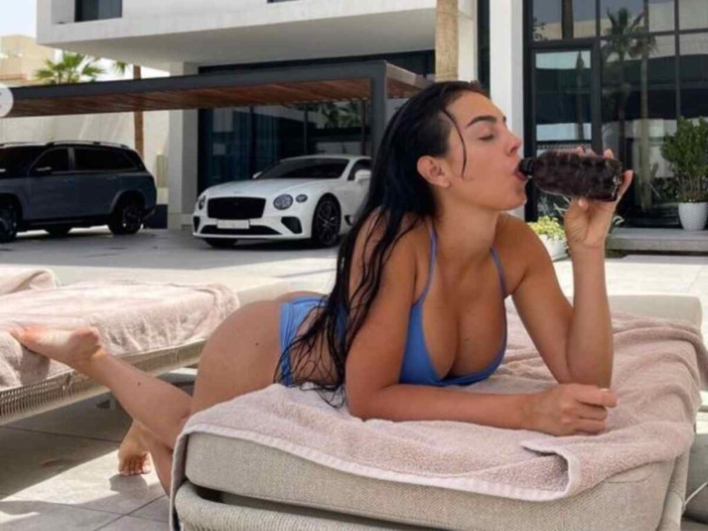 “Pathetic; This is not tourism”- Fans slam Cristiano Ronaldo’s partner Georgina Rodriguez for breaking Saudi law after posting in a bikini 1 Georgina Rodriguez Instagram