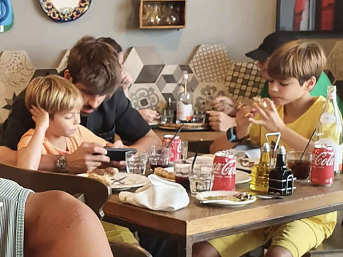 WATCH: Gerard Pique spotted spending leisure time with his kids in a Miami restaurant amidst feud with Shakira 