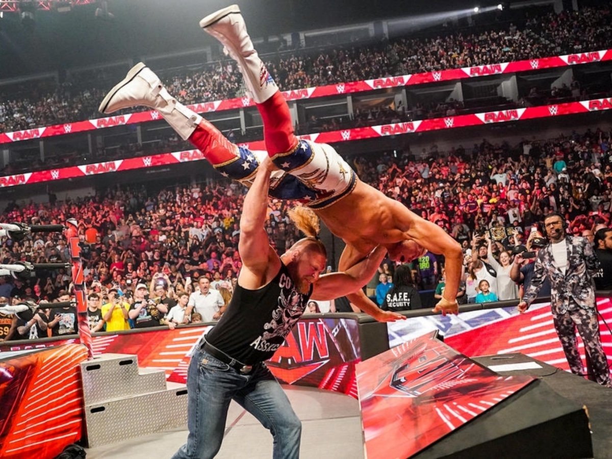 A young kid shockingly screams for Brock Lesnar to KILL Cody Rhodes on RAW