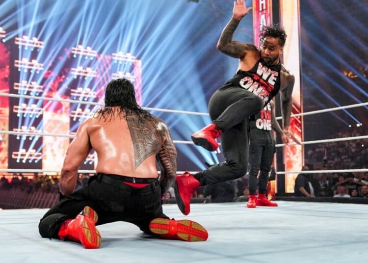Jimmy Uso và Roman Reigns
