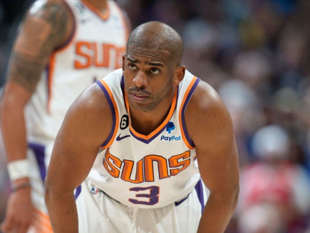 Chris Paul in action for the Phoenix Suns