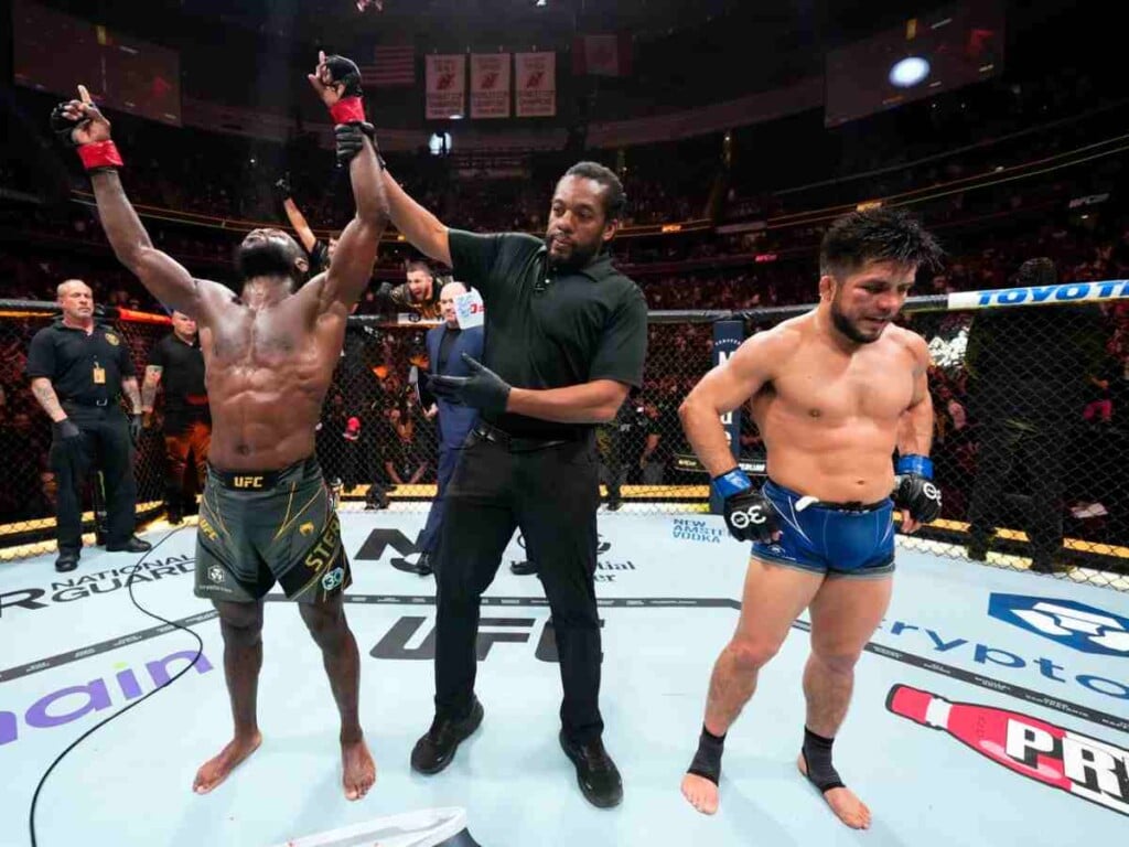 Aljamain Sterling and Henry Cejudo (Image via MMA News)