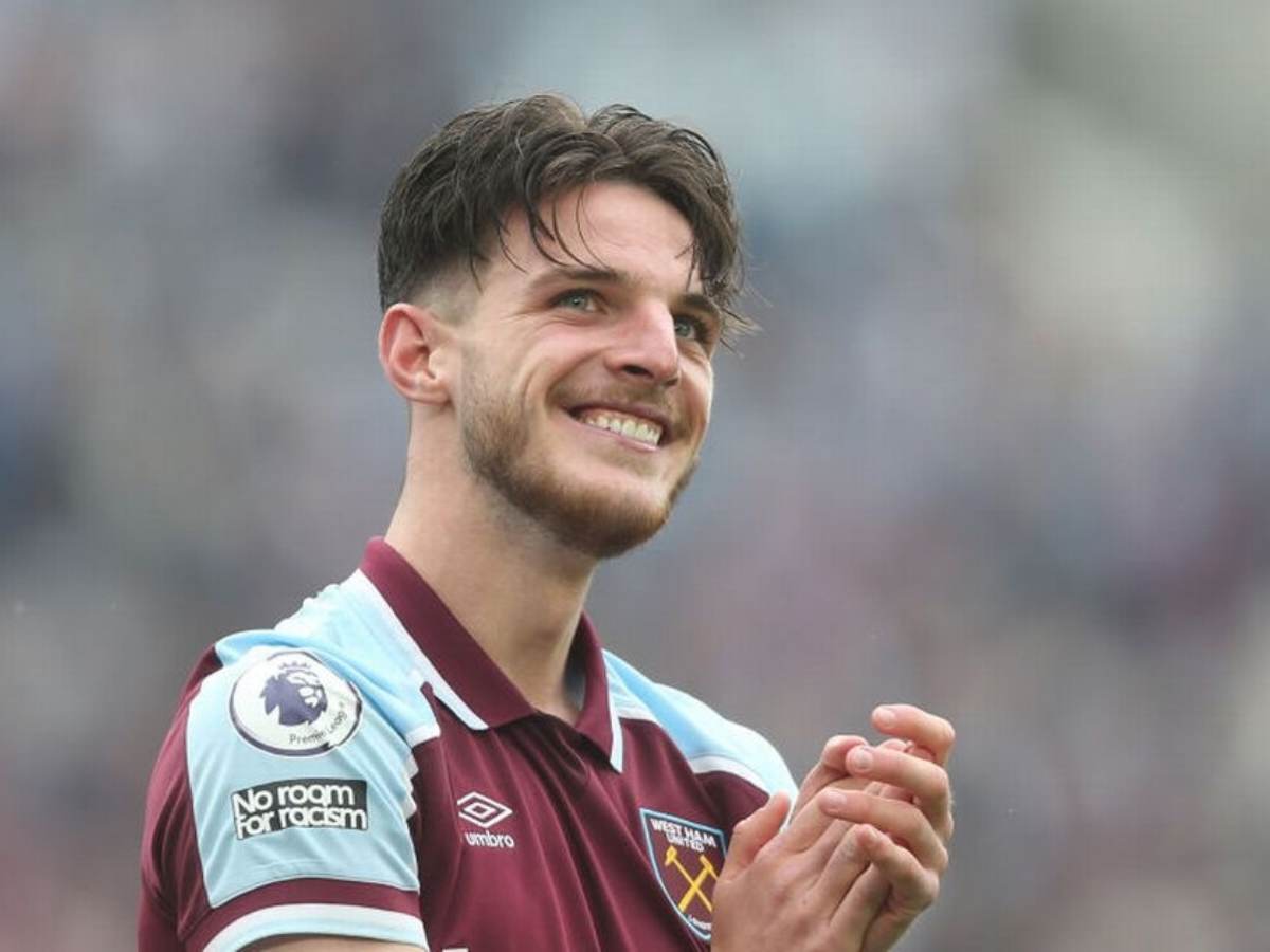 WATCH: Declan Rice hugs and presents a cute gesture to a young West Ham United fan after PL win against Manchester United