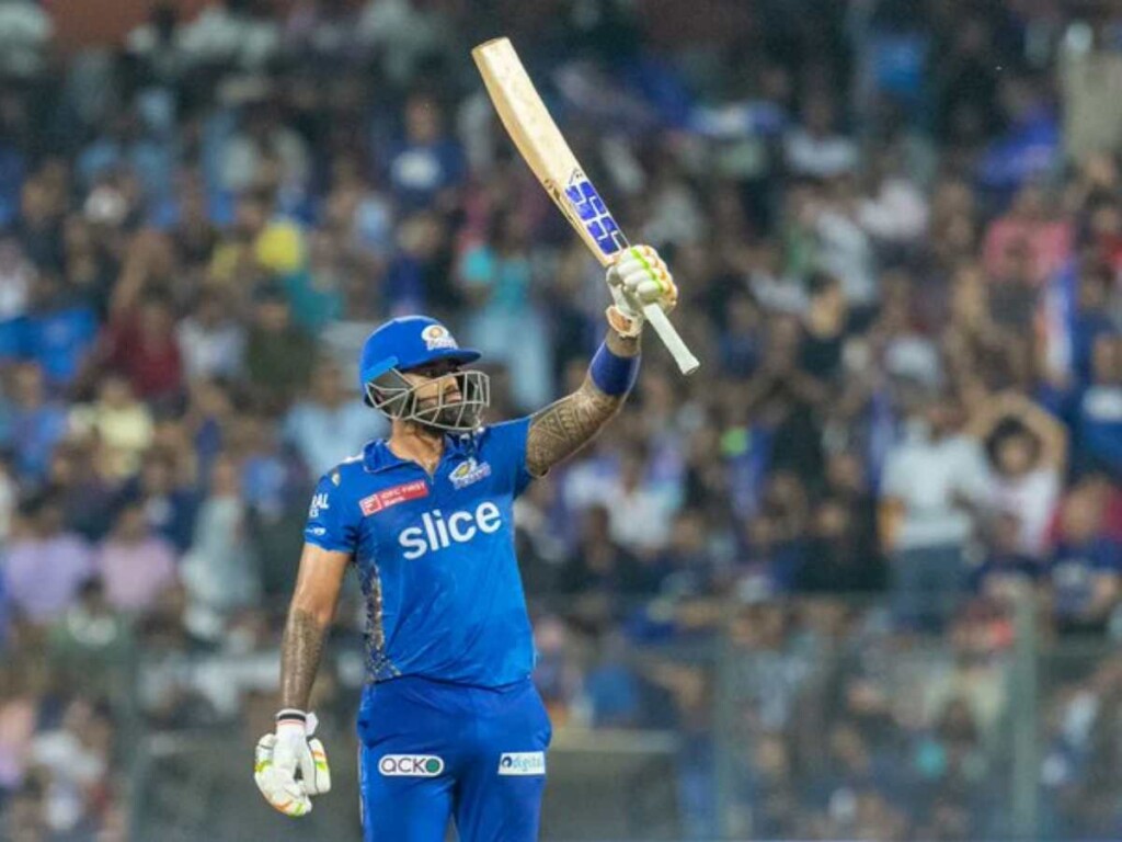 SKY is the new ABD"- Twitter goes into a frenzy after witnessing absolute carnage from Suryakumar Yadav against GT 1 SKY is the new ABD"- Twitter goes into a frenzy after witnessing absolute carnage from Suryakumar Yadav against GT
