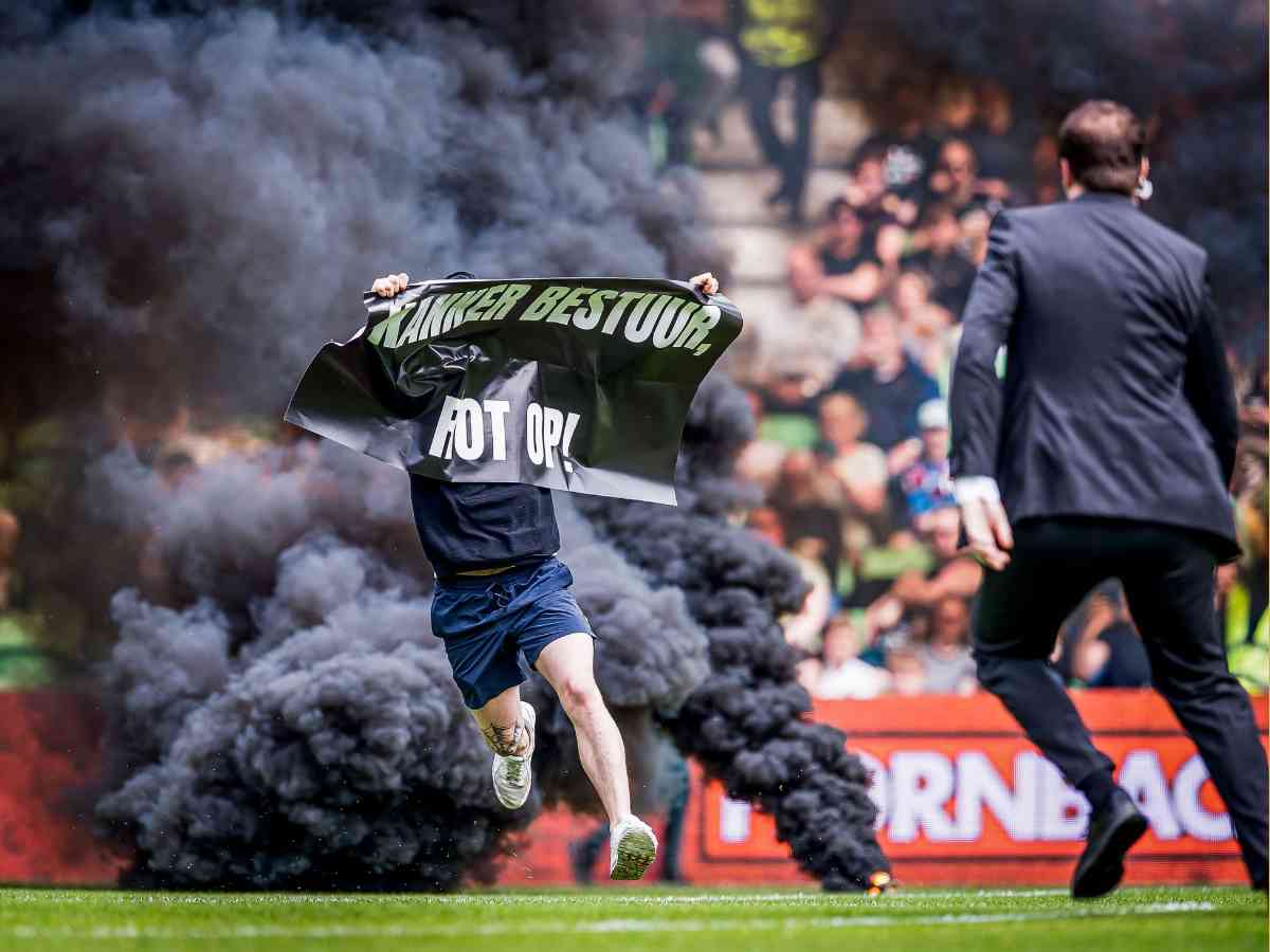 WATCH: Angry Groningen supporters erupt chaos in the stadium by unleashing fireworks in clash against Ajax