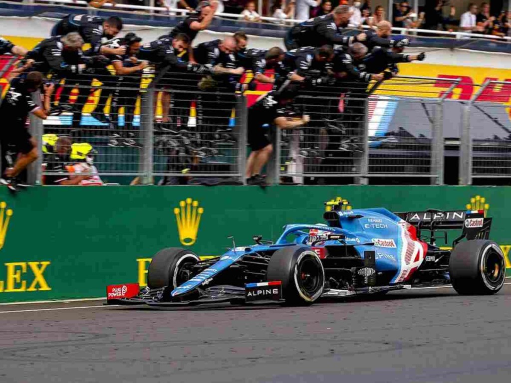 Alpine celebrating their unexpected win at the 2021 Hungarian GP