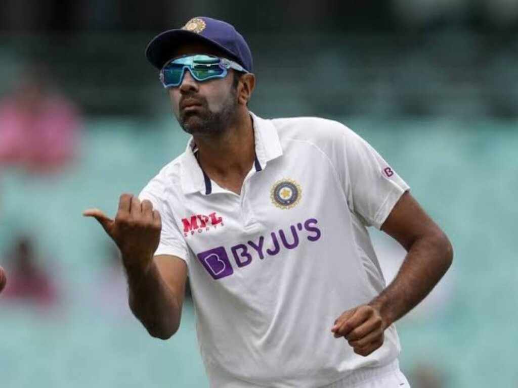 Ravi Shastri picks Nathan Lyon over Ravichandran Ashwin