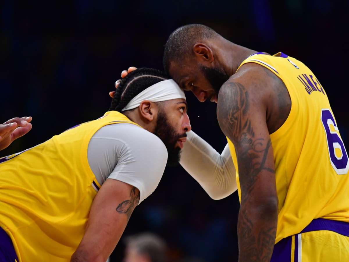 “Where’s the help?” – Watch LeBron James and Austin Reaves LASH OUT at Anthony Davis mid-game in viral video