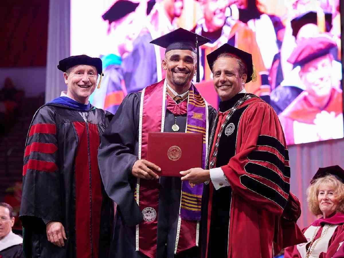 WATCH: “Leading by example” – NFL Twitter HAILS Jalen Hurts for receiving a master’s degree from Oklahoma in Human Relations