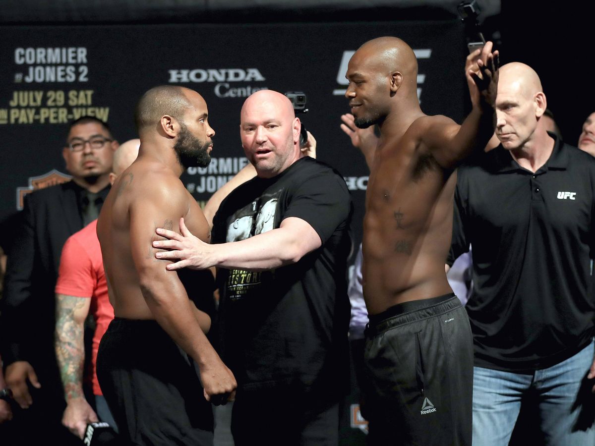 “Handwashing his underwear,” When Jon Jones used own mugshot to brutally diss rival Daniel Cormier