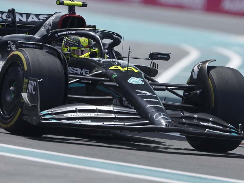 "Skill issue sadly" F1 fans question Lewis Hamilton's prowess behind the wheels as he finishes 13th in Miami GP Qualifying 1 Lewis Hamilton in his Mercedes W14