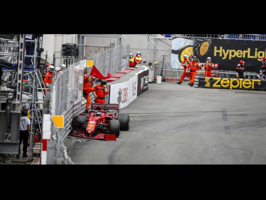 Monaco GP 2021, Charles Leclerc crashes bringing red flags