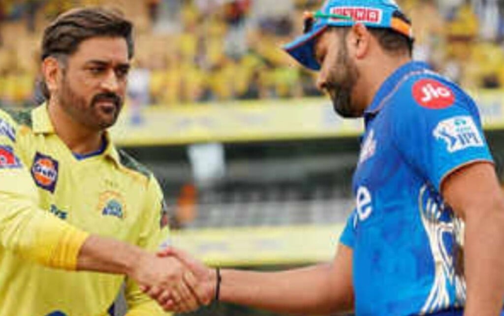 MS Dhoni urges players to be attentive on the field