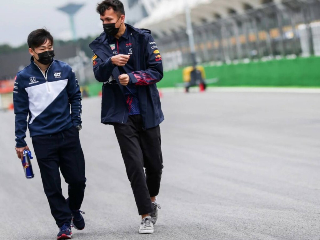 Yuki Tsunoda with Alexander Albon