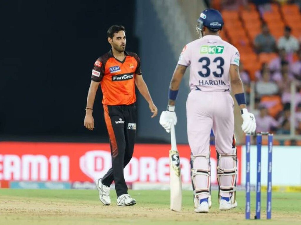 Netizens heap praise on Bhuvneshwar Kumar for turning the table in last overs against GT