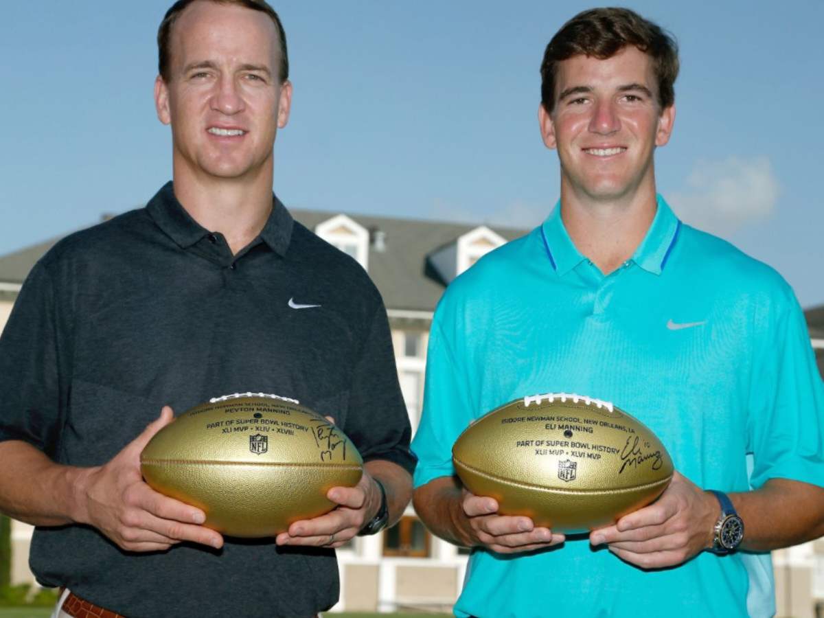 Eli Manning VICIOUSLY roasts legendary brother Peyton Manning for receiving the iconic EMMY award