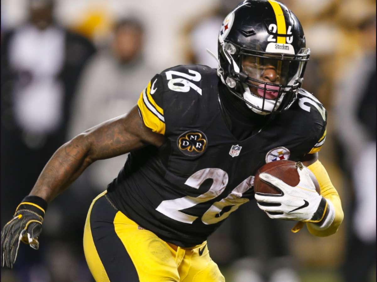 Le’Veon Bell surprisingly admits it was ‘petty’ on his part to not re-sign with the Steelers