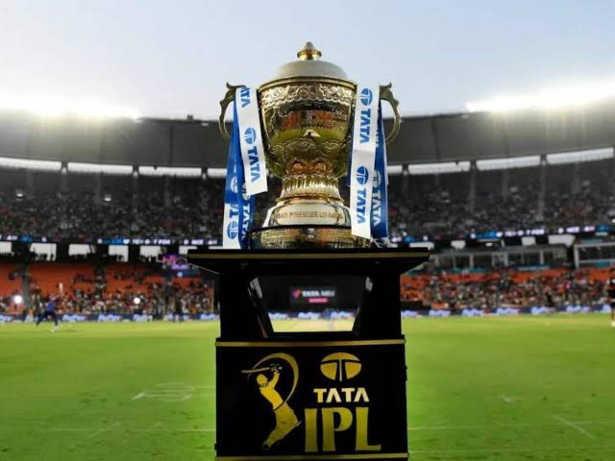 What is written in Sanskrit on IPL trophy?