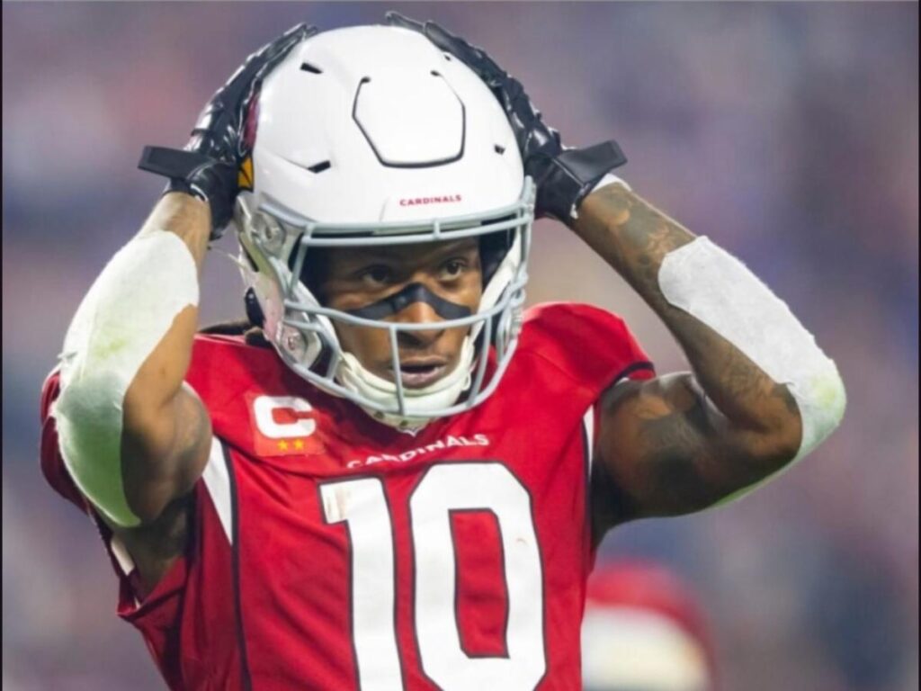 “We ain’t tryna see that sh*t” – Social media reacts to DeAndre Hopkins possibly pairing up with Patrick Mahomes in Kansas City