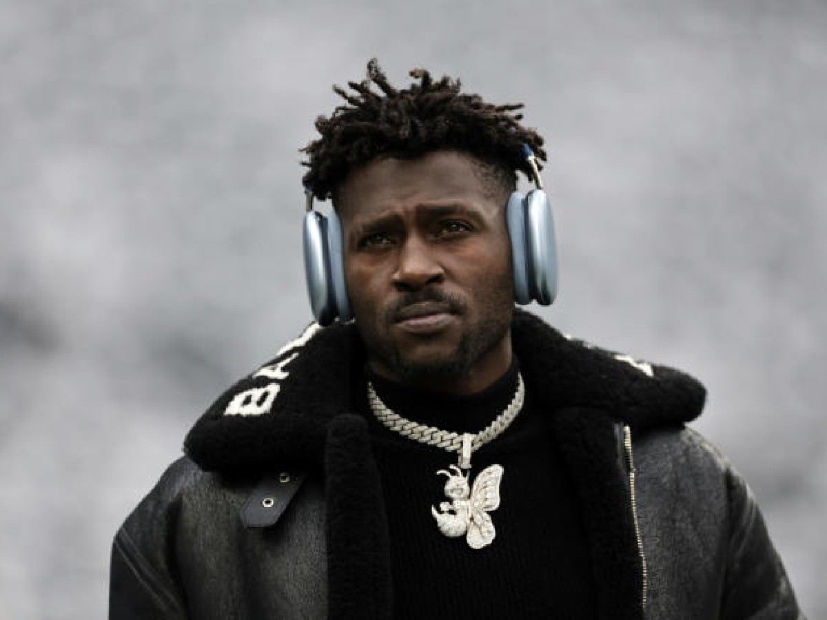 Antonio Brown’s agent SHOCKINGLY claims NFL teams showing ‘genuine interest’ in the WR amid various criminal charges levied against him