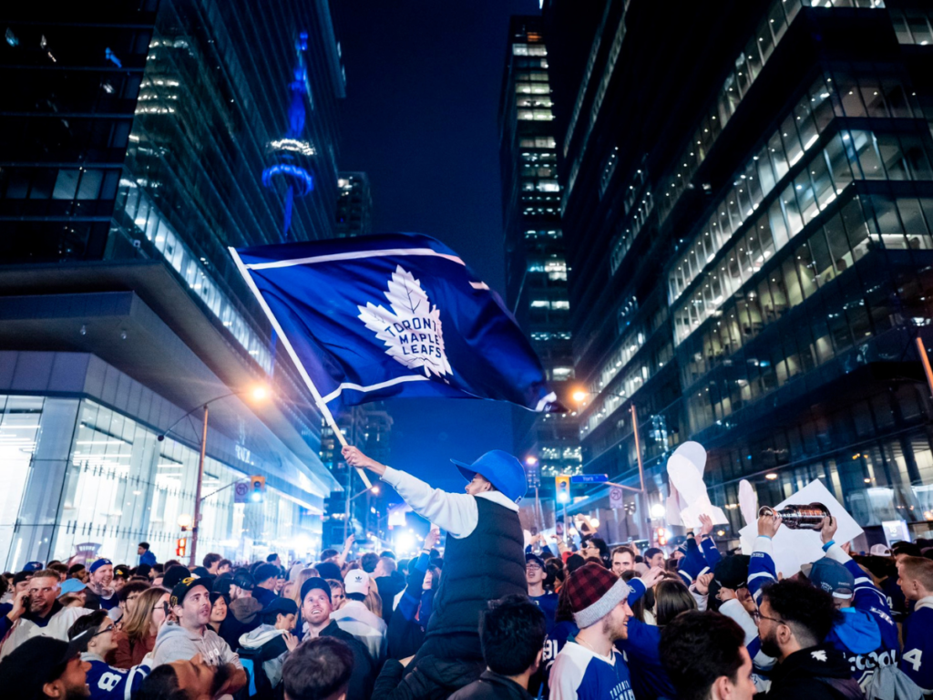 Toronto Maple Leafs fans celebrate win [Image Credit: Twitter]