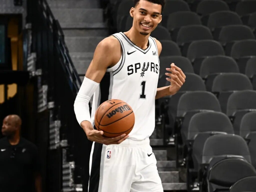 Victor Wembanyama in the San Antonio Spurs jersey (Via Getty Images)