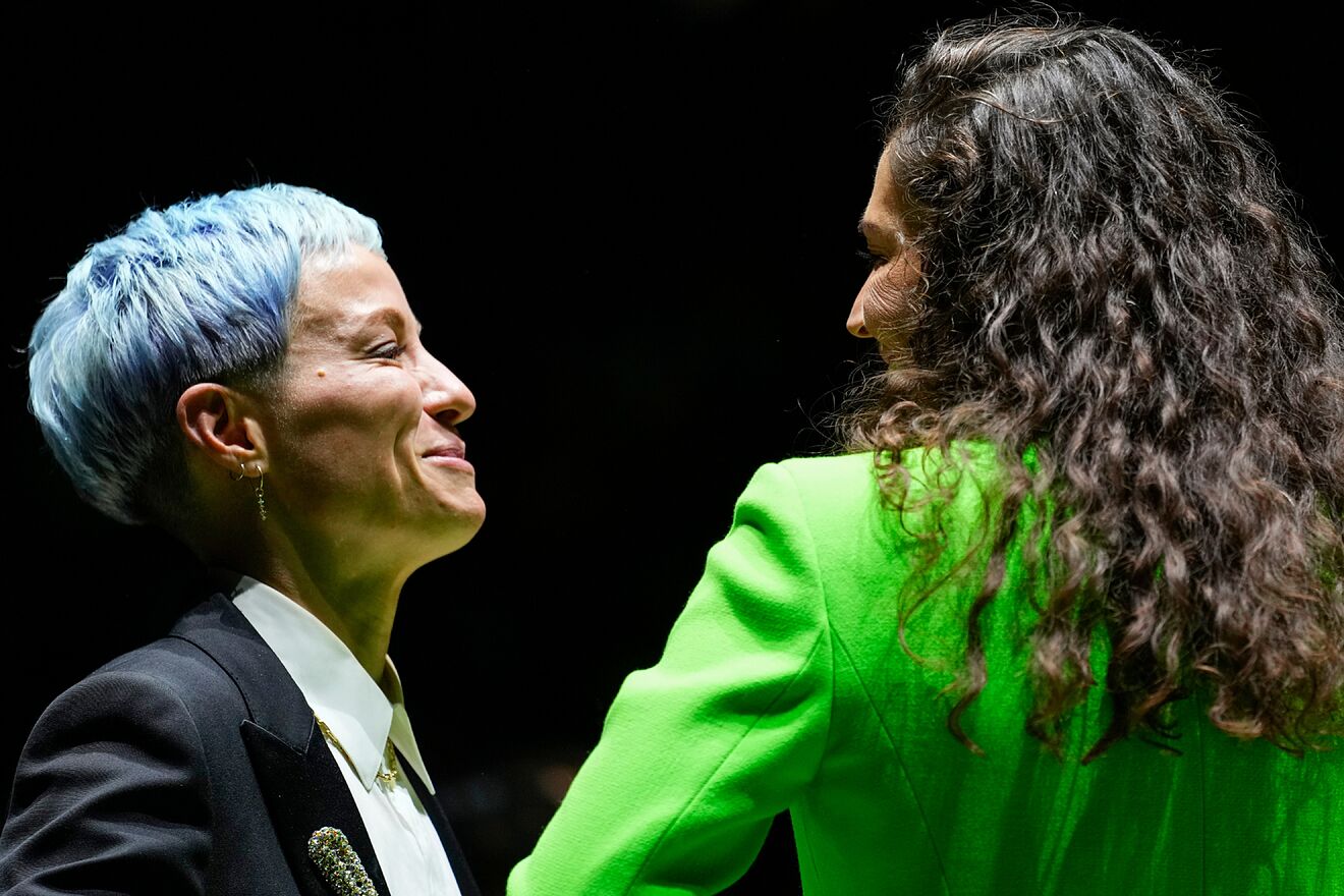 “Bro said Sue Bird had a better career than Brady, Jordan and Lebron” – Megan Rapinoe calls fiancée the GOAT athlete, Twitteratis go BERSERK