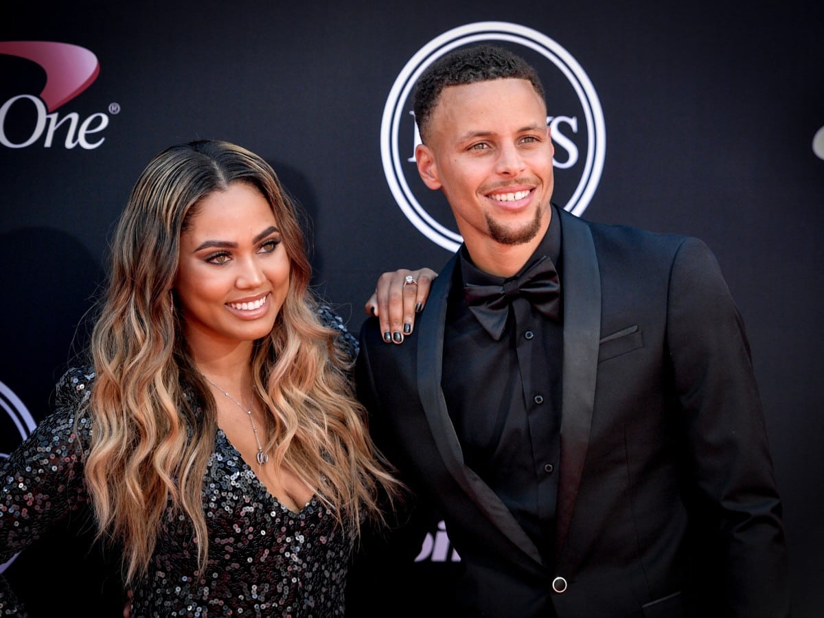 “Nobody would know that h*e if she wasn’t dude’s wife” – Stephen Curry’s wife Ayesha THIRSTS over another man on TV show, NBA Twitter loses its mind