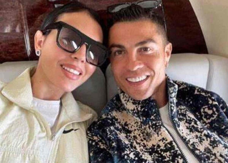 Các nhà chiêm tinh cho rằng ma thuật đen đã được thực hiện trên Cristiano Ronaldo để tách anh khỏi đối tác Georgina Rodriguez
