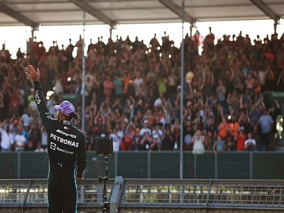 WATCH: “People’s champion”- Lewis Hamilton expresses gratitude to Canadian GP fans by jumping through pit wall fence to wave at them, F1 Twitter reacts