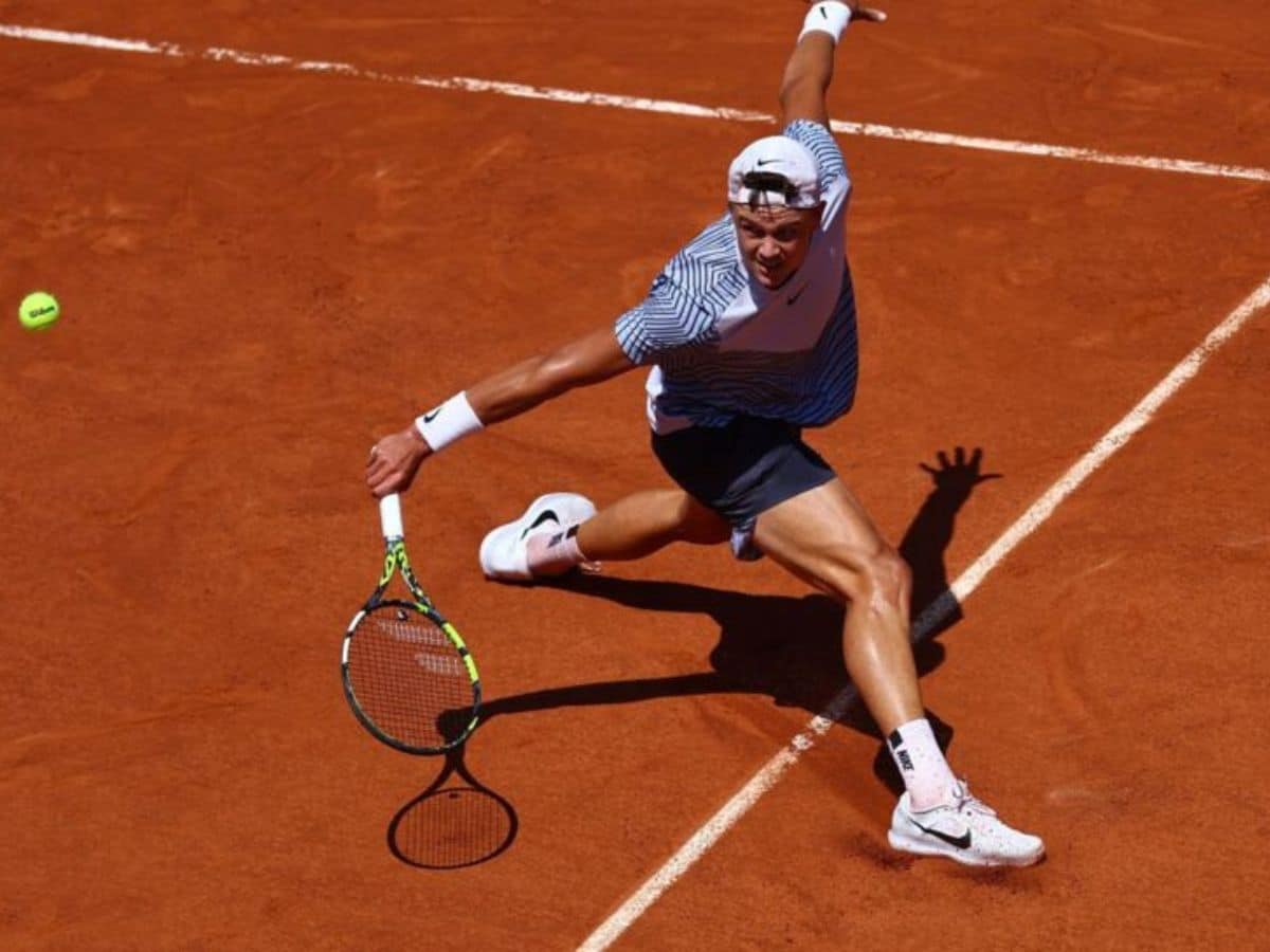 HUGE mistake from the umpire costs Francisco Cerundolo precious point in his bout against Holger Rune at the French Open