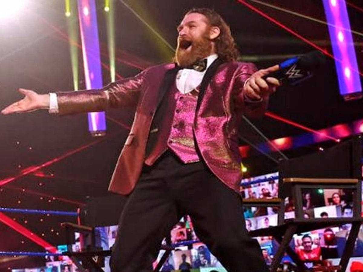 WATCH: Sami Zayn shows off hilarious dance moves during WWE Live Event