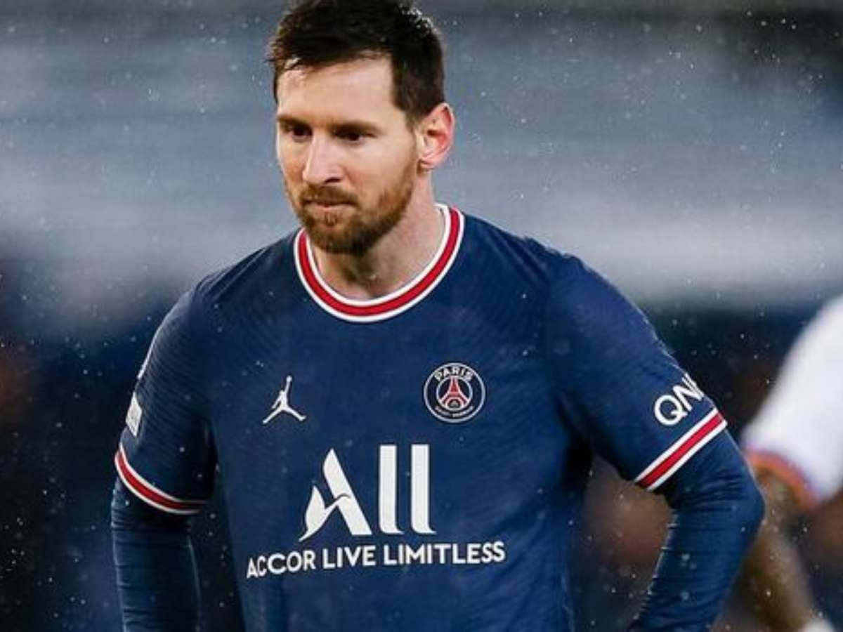 WATCH: PSG fans yet again boo Lionel Messi during PSG’s title celebrations