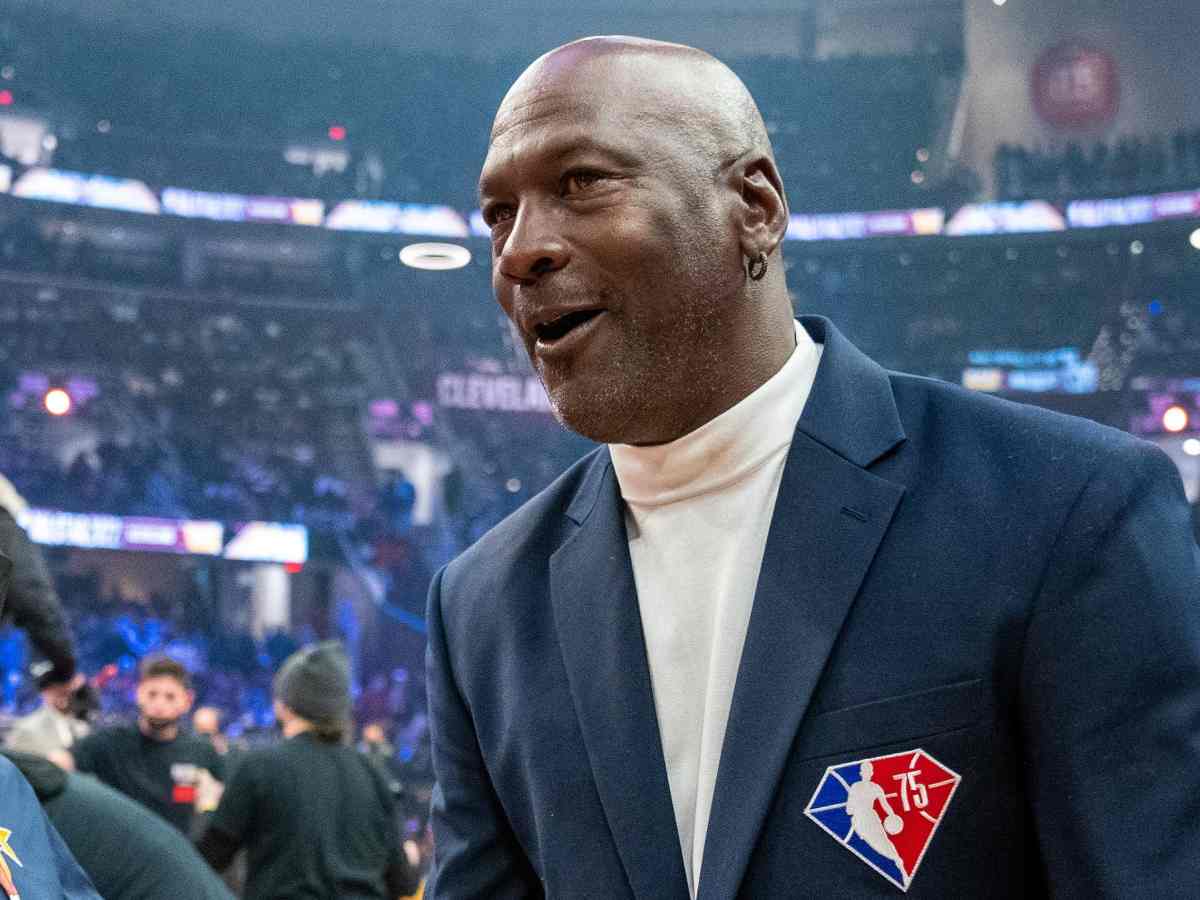 “Why did I beat you here young fella?” – When 40-year-old Michael Jordan EMBARRASSED teammates with his hustle mentality