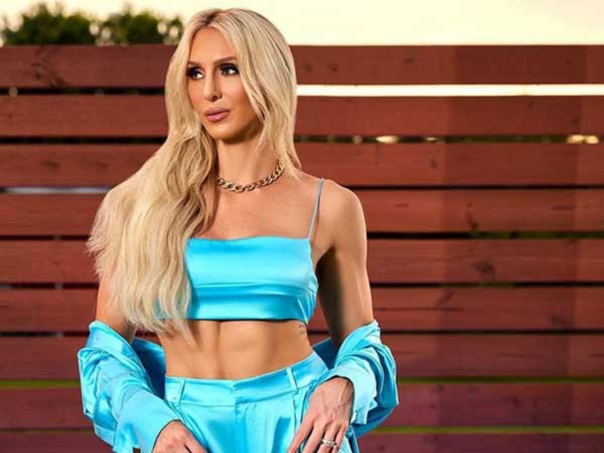 WATCH: Charlotte Flair flaunts her elegant catwalk in a glamorous outfit