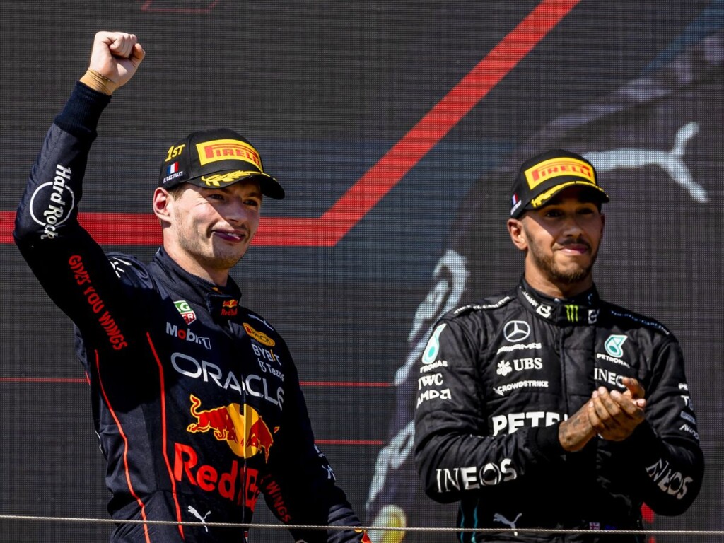 Max Verstappen and Lewis Hamilton (Credits: Autoweek)