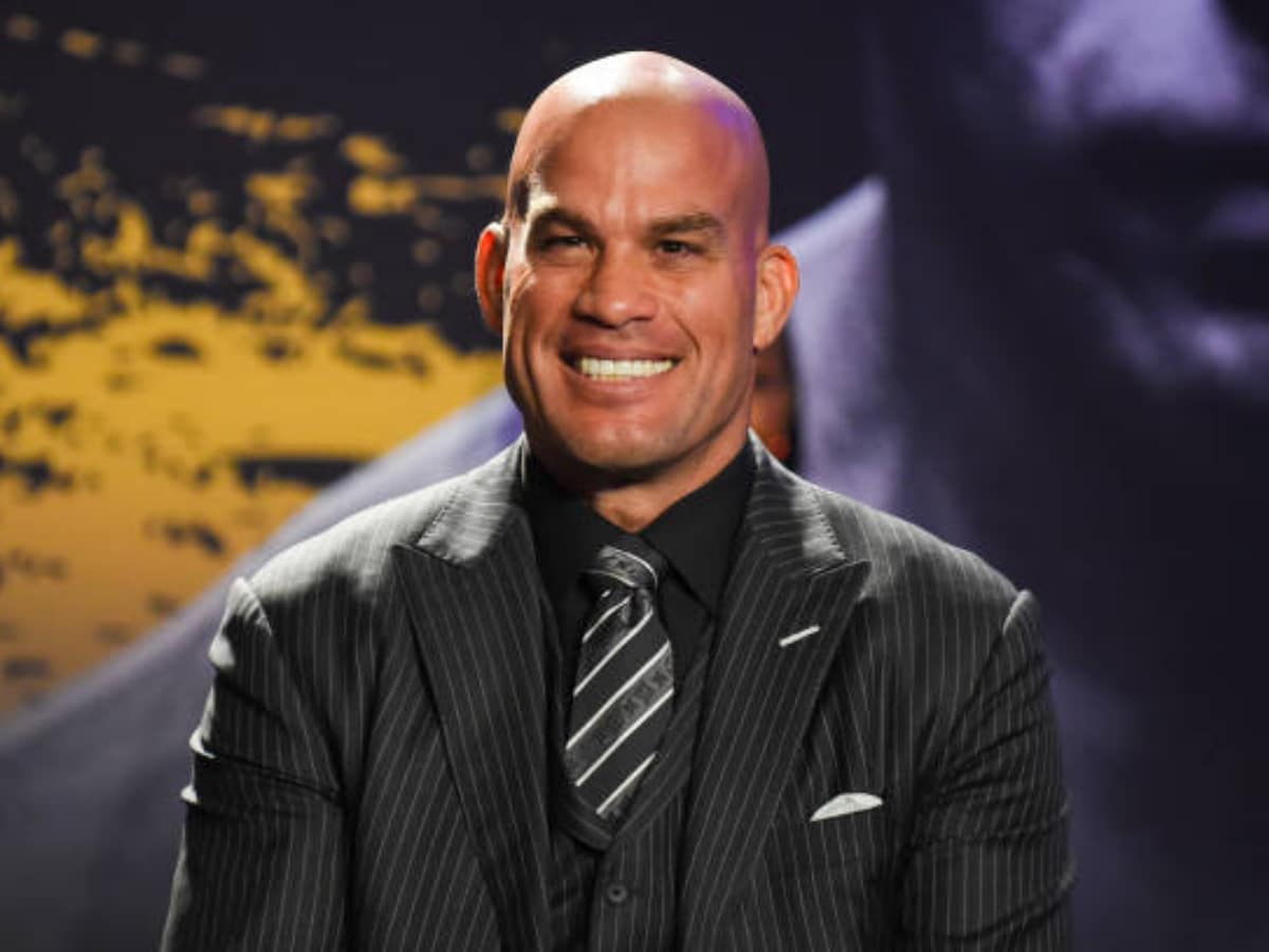 “How do you manage to make so many disgusting sounds?” – Fans brutally troll UFC legend Tito Ortiz for posting video of him chewing grapes