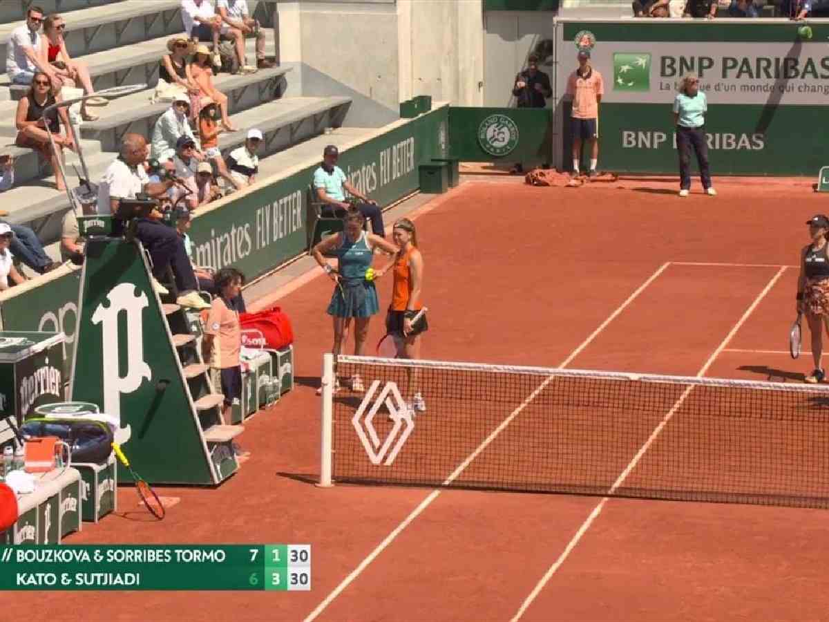 “Severely hit their opponents financially” – Sara Sorribes Tormo and Marie Bouzkova shredded by fans for demanding DEFAULT against Miyu Kato and Aldila Sutjiadi in latest French Open controversy