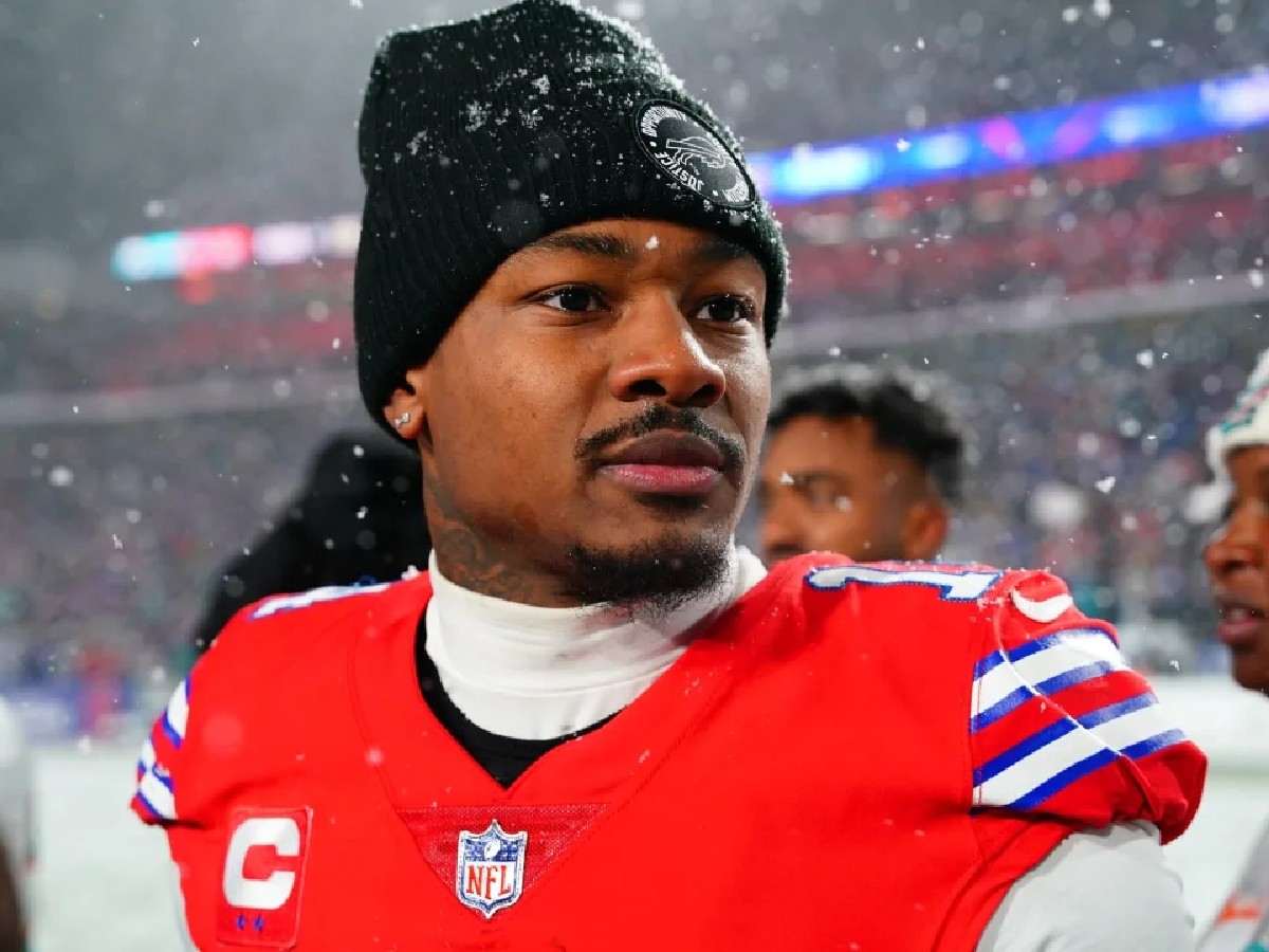 After signing $96 Million extension last season Stefon Diggs misses Bills mandatory minicamp, feud with Josh Allen may be the main reason