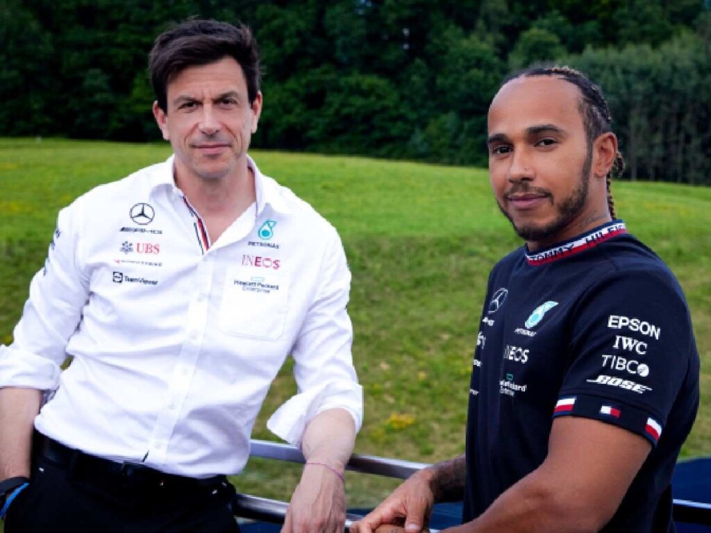 Toto Wolff and Lewis Hamilton (image via GPFans)