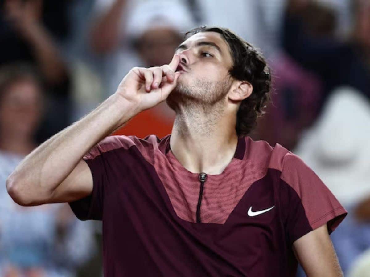 WATCH: Taylor Fritz SILENCES hostile French Open crowd after defeating local lad Arthur Rinderknech following constant booing