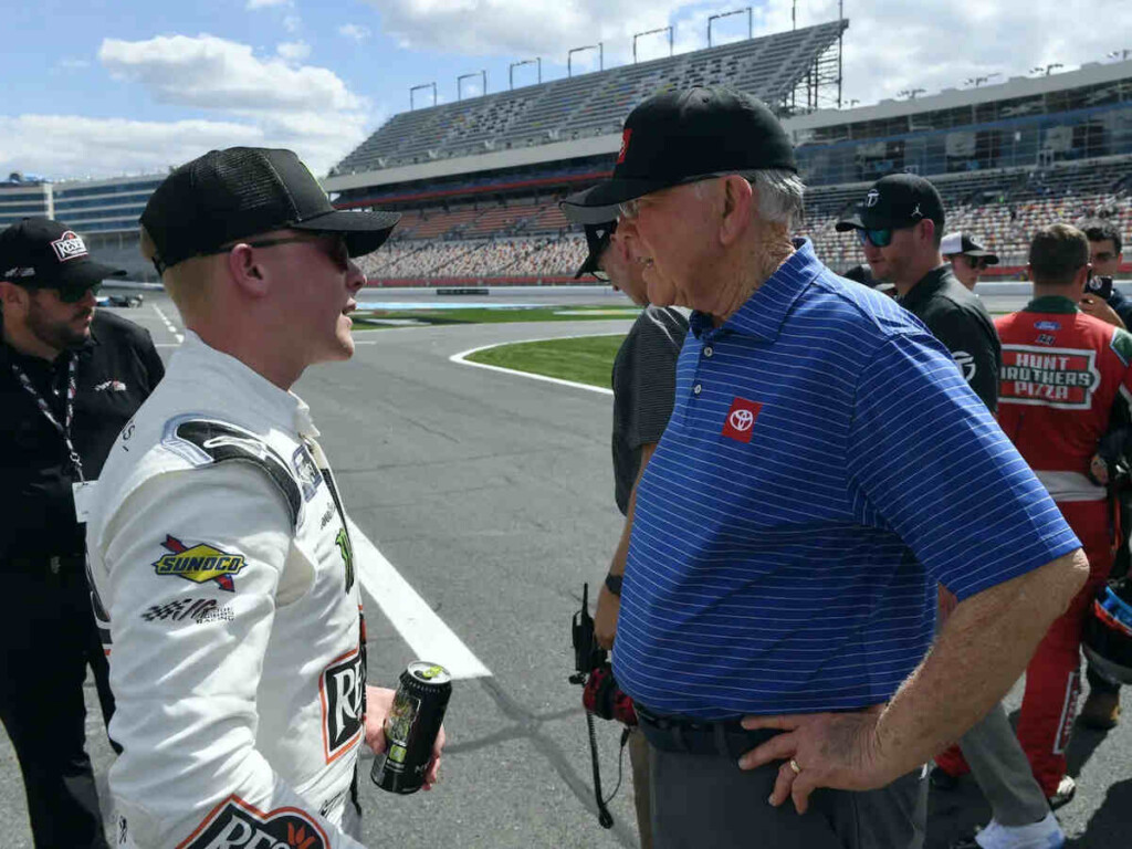 Ty Gibbs and Joe Gibbs