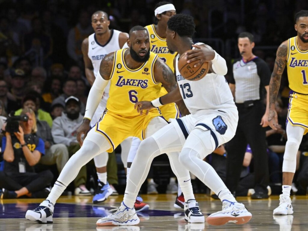 LeBron James guards Jaren Jackson Jr (Image via JAYNE KAMIN-ONCEA-USA TODAY SPORTS)